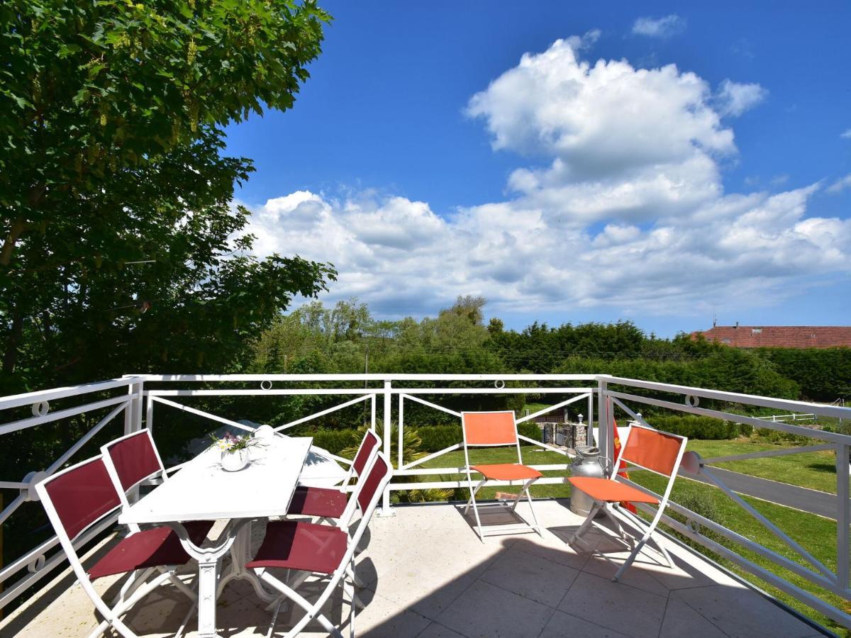 Superb Holiday Home Near The Beach Quinéville 客房 照片
