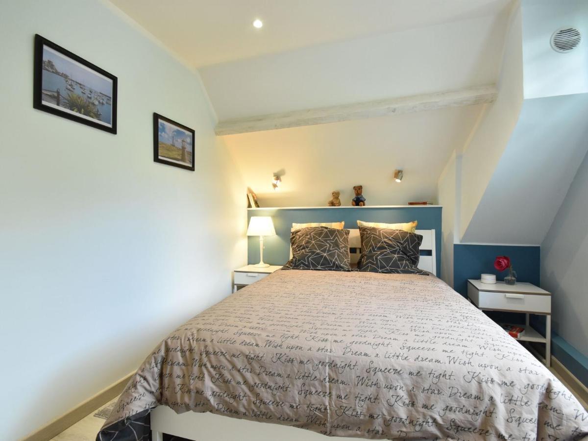 Superb Holiday Home Near The Beach Quinéville 客房 照片