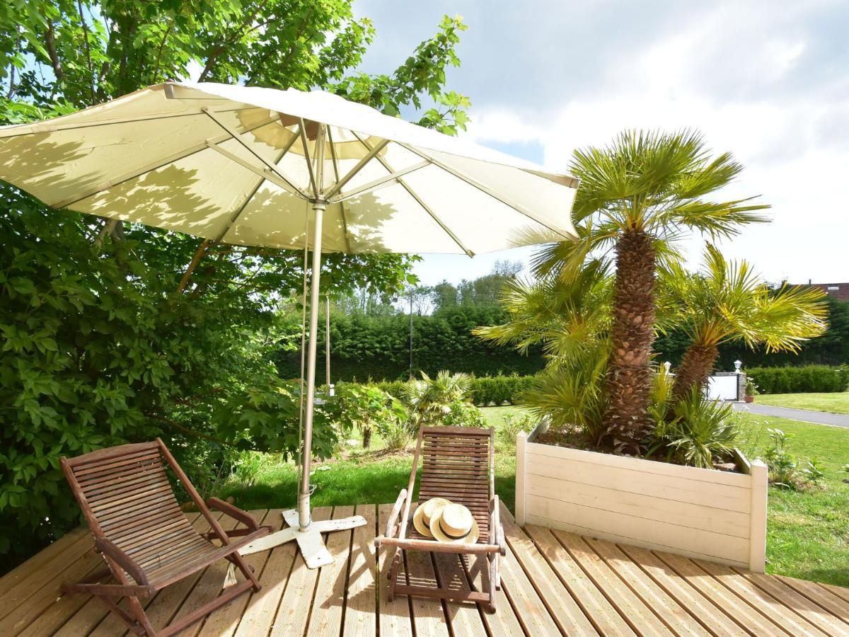 Superb Holiday Home Near The Beach Quinéville 客房 照片