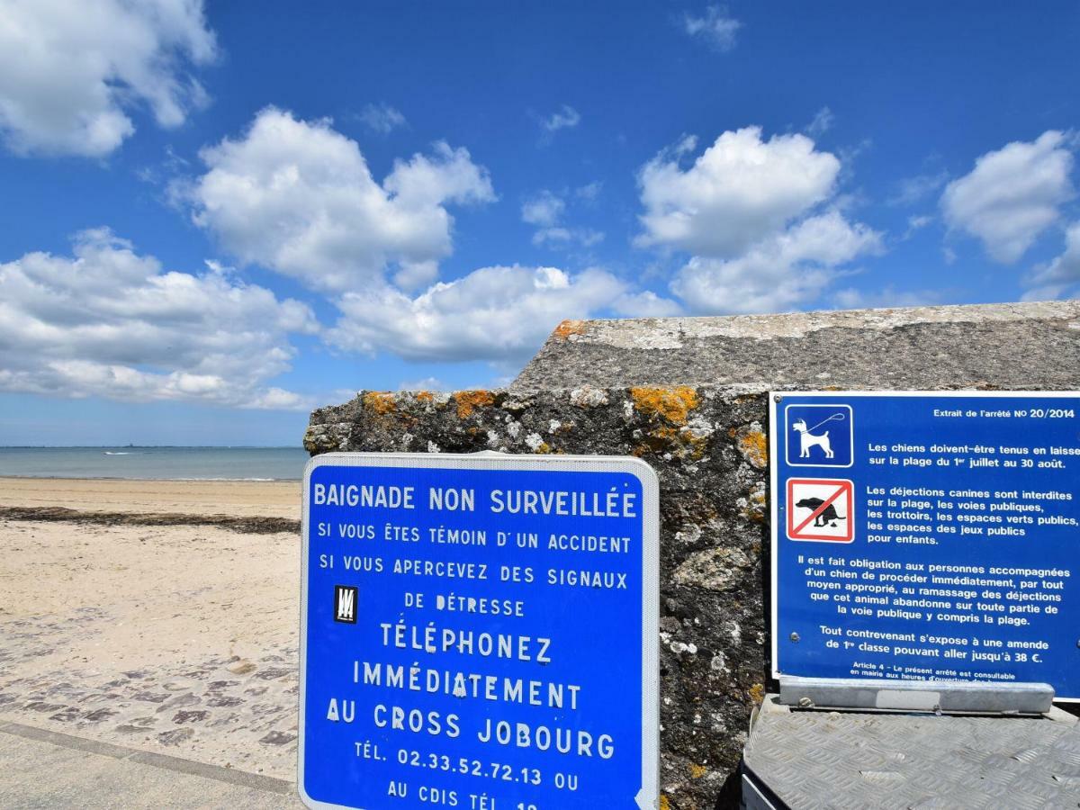 Superb Holiday Home Near The Beach Quinéville 外观 照片