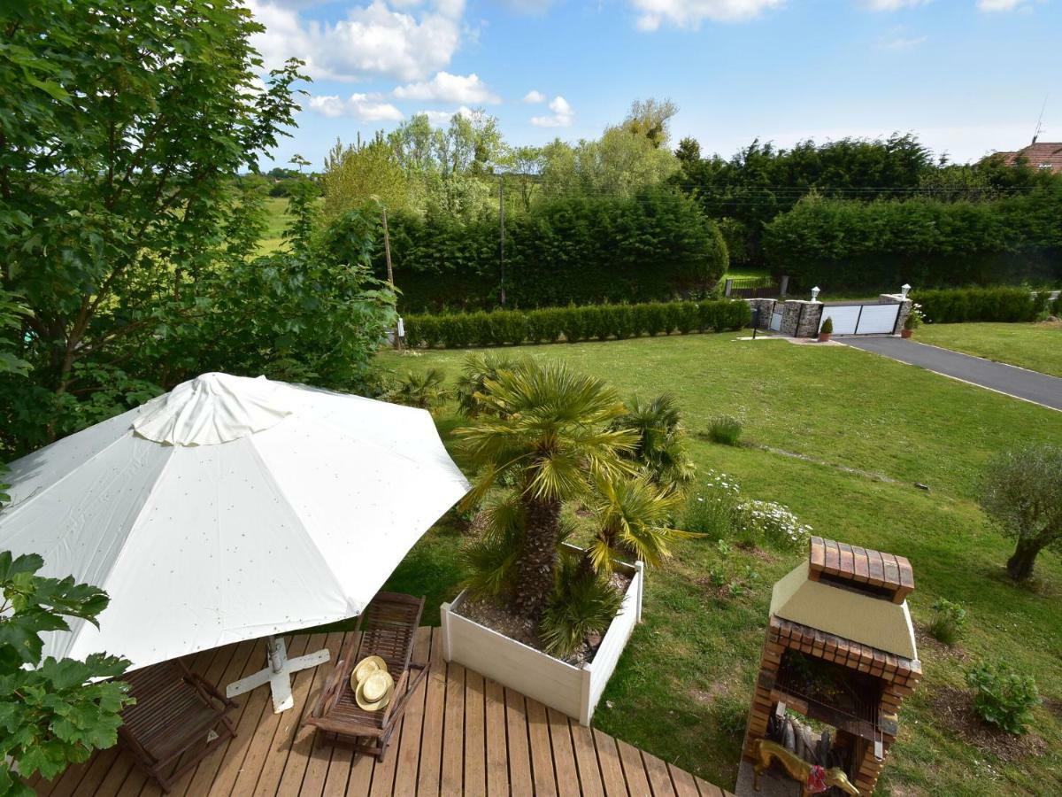 Superb Holiday Home Near The Beach Quinéville 外观 照片